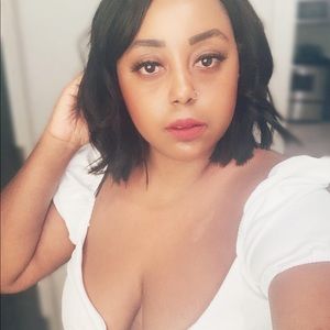 Meet your Posher, Courtney